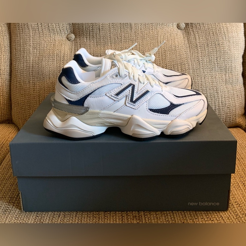 New Balance 9060 White Navy U9060VNB - Women’s Size 6 US - Sea Salt Shoes NEW